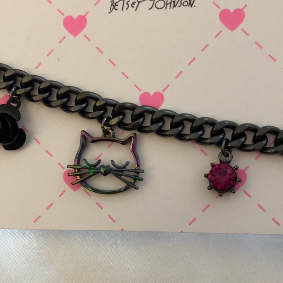Betsey Johnson Gun Metal Tone Curb Link Cat & Flower Charm Bracelet NWT - Picture 13 of 16